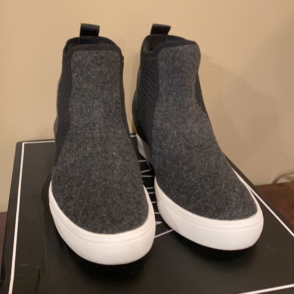 MIA Hidden Wedge Sneakers - Picture 1 of 8
